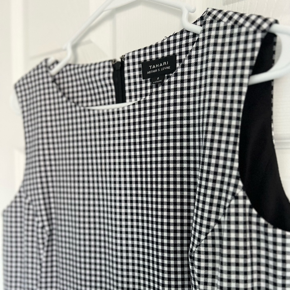 SALE!!! NWT Tahari Women’s White | Black Plaid Sleeveless Sheath Dress Size 8